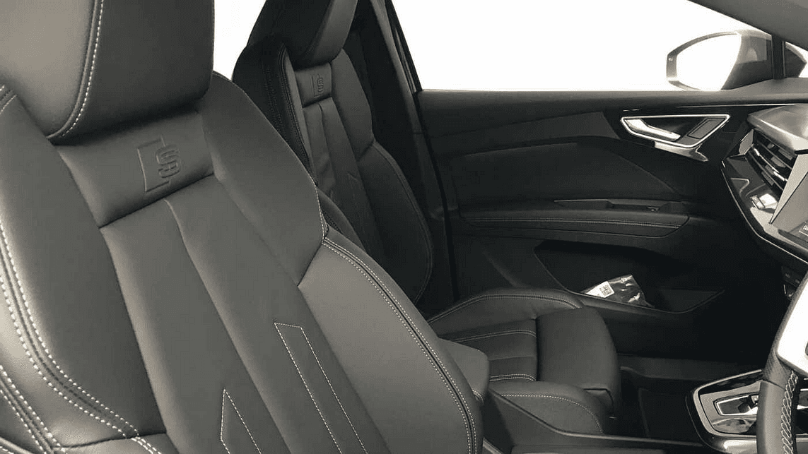 audi_q4-e-tron_1strowseats