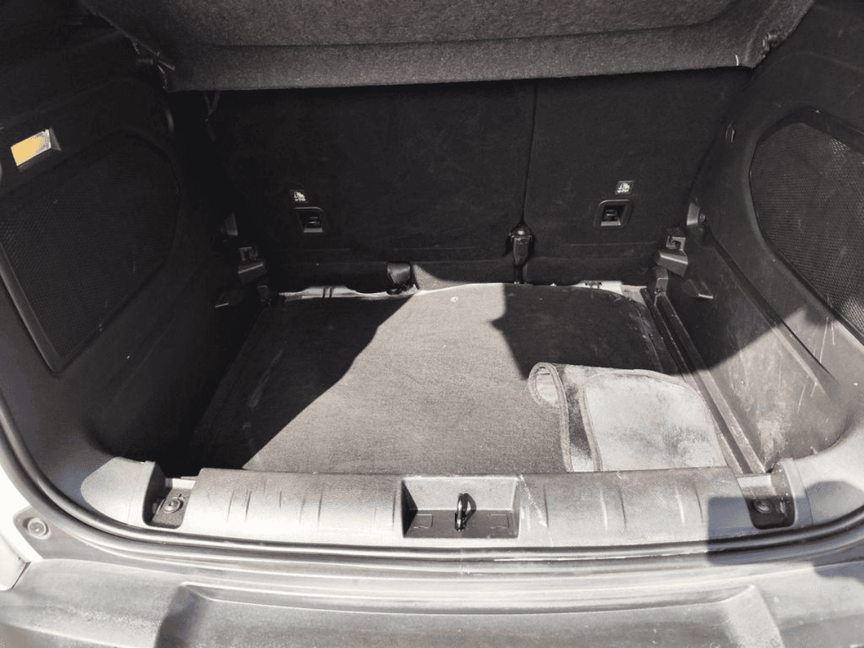 Jeep Renegade — boot