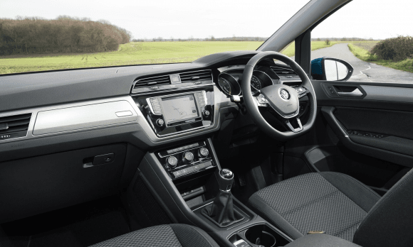 3. Volkswagen Touran — dashboard