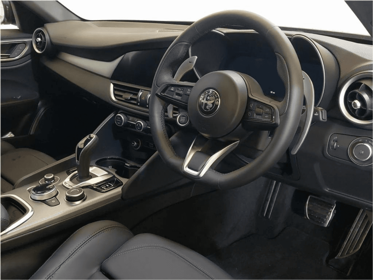 alfa-romeo_giulia_driverdashboard