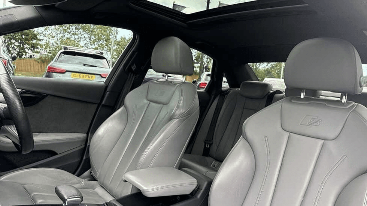audi_a4_1strowseats