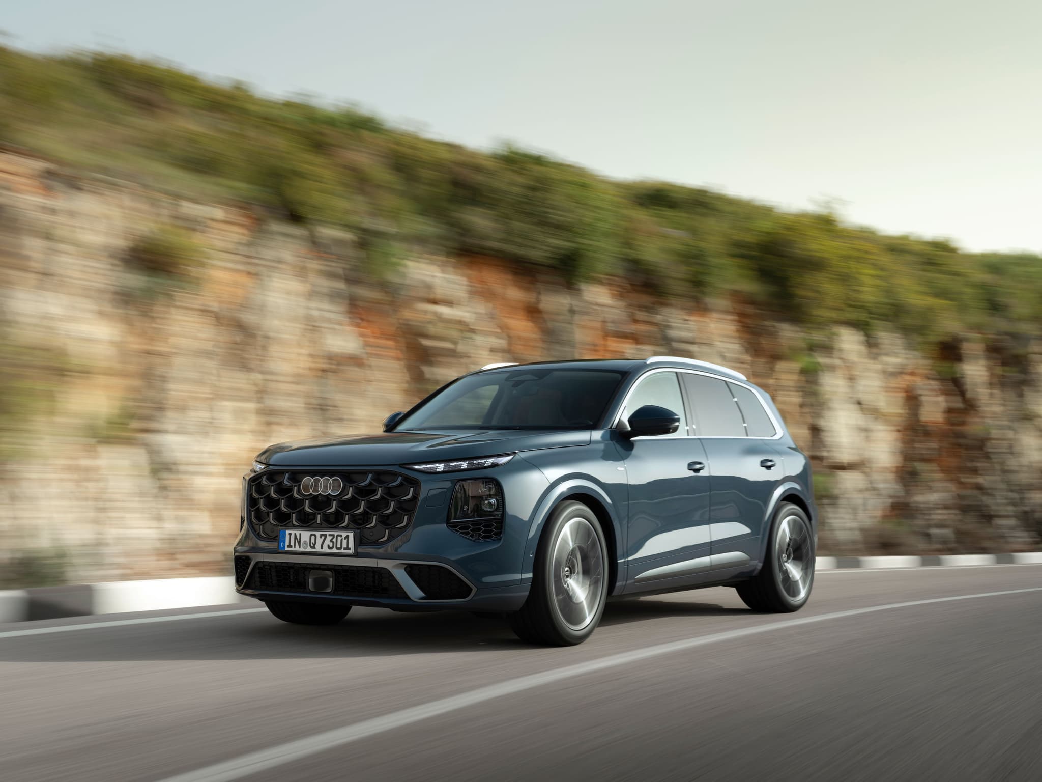 audi_q7_hero