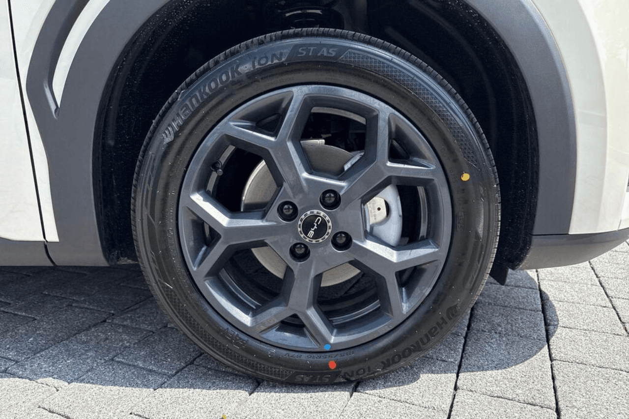 byd_dolphin_front