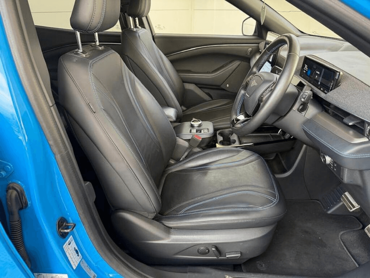 ford_mustang_1strowseats