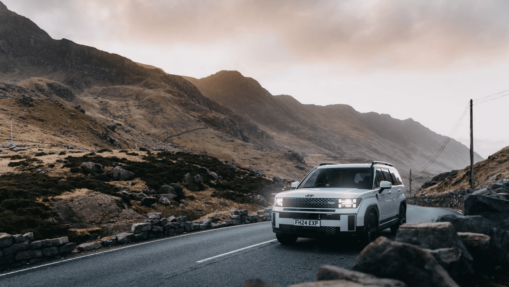 hyundai_santa-fe_hero
