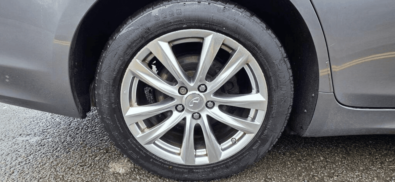 infiniti_q70_front