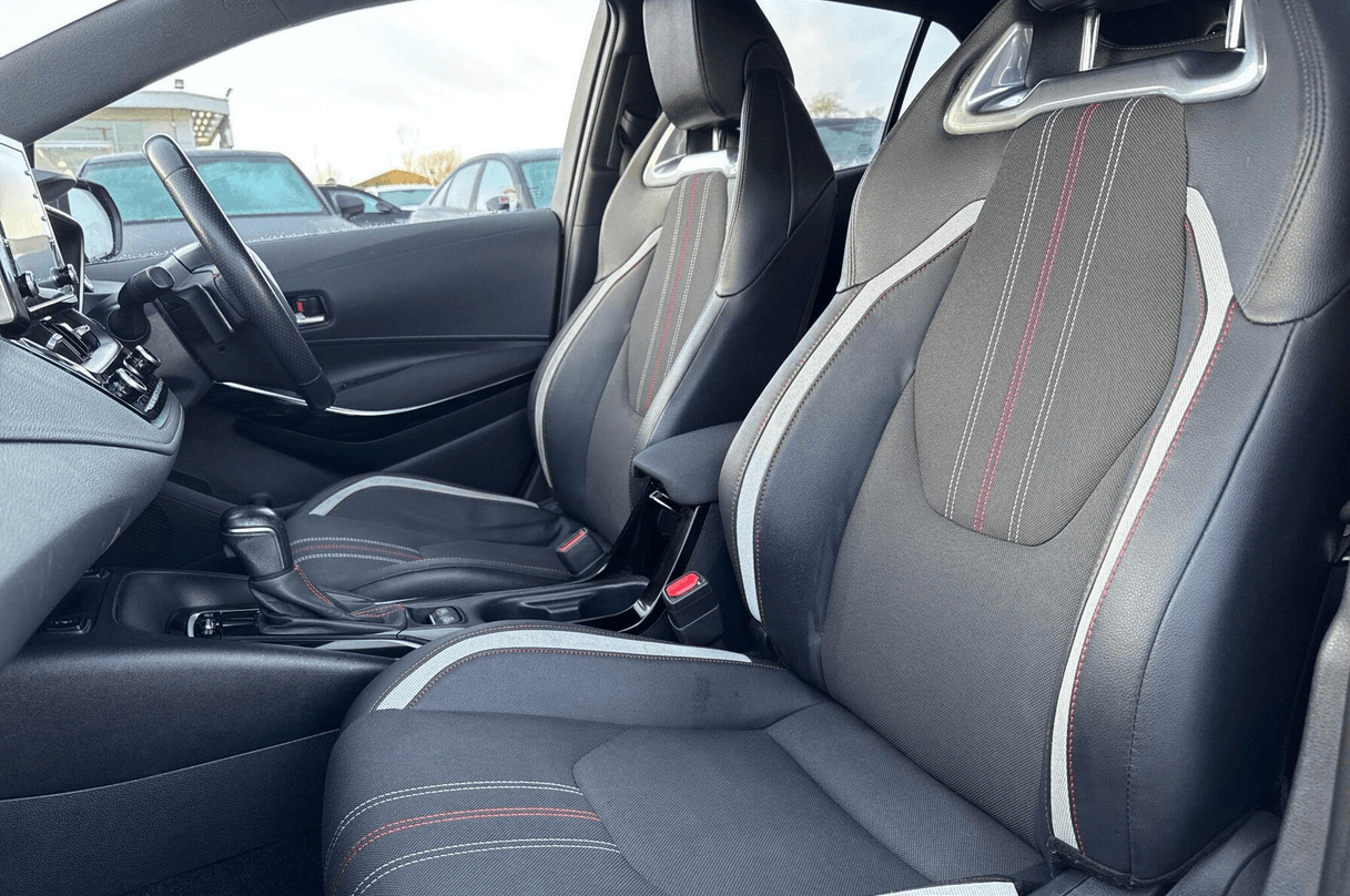 toyota_corolla_1strowseats