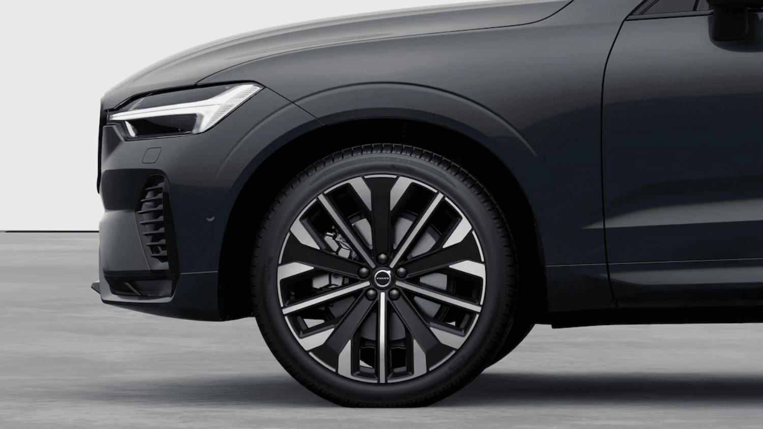 Volvo XC60 dog-friendly SUV in denim blue